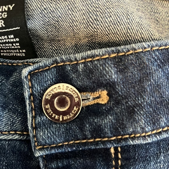 WHITE House BLACK Market Jeans - Picture 5 of 10